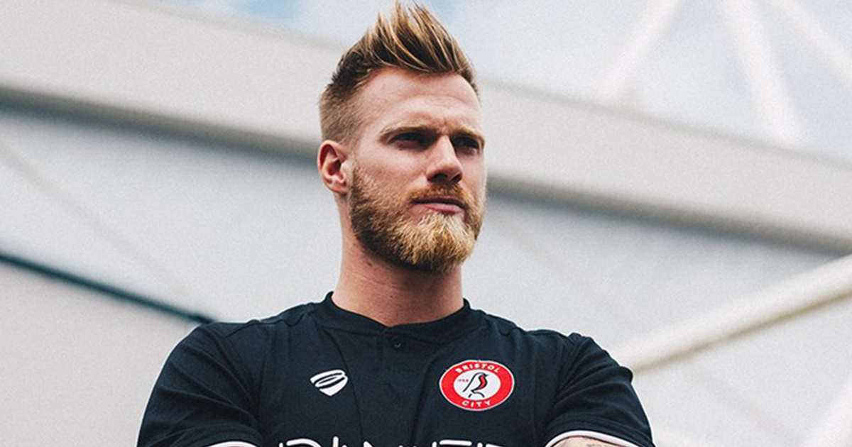 Bristol City sign Chelsea's longest-serving player Tomas Kalas 'for club-record fee'