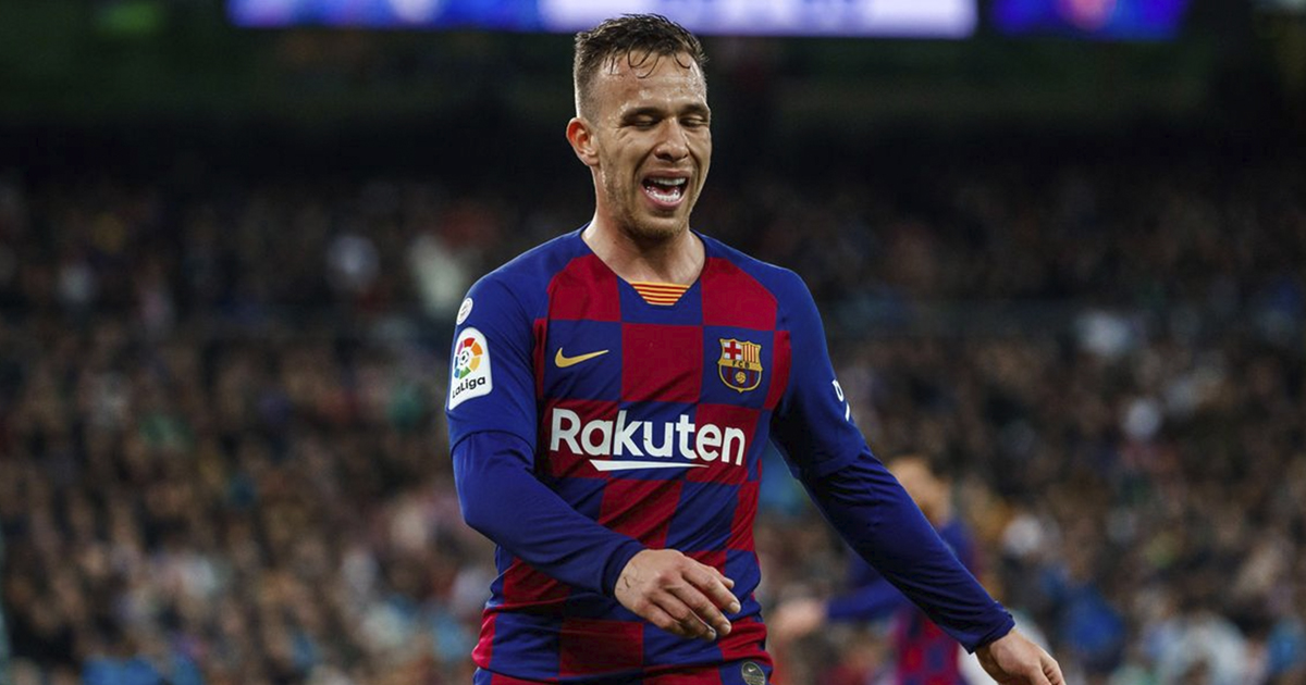 OFFICIAL: Barcelona release injury update on Arthur