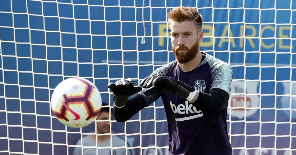 Official: Barcelona part ways with 3rd goalie Ortola
